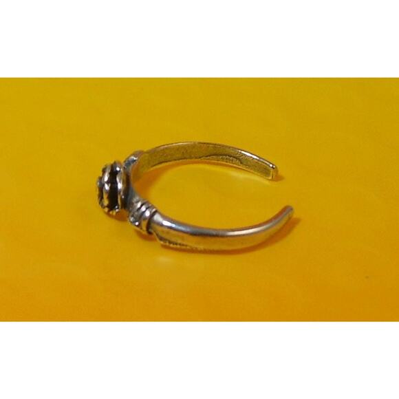 Vintage Sterling Silver Rose Flower Toe Ring – Handcrafted Unique Boho Jewelry - Picture 4 of 4